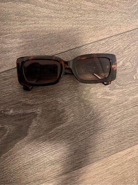 Tortoiseshell Rectangle Women's Sunglasses - Brown Lenses